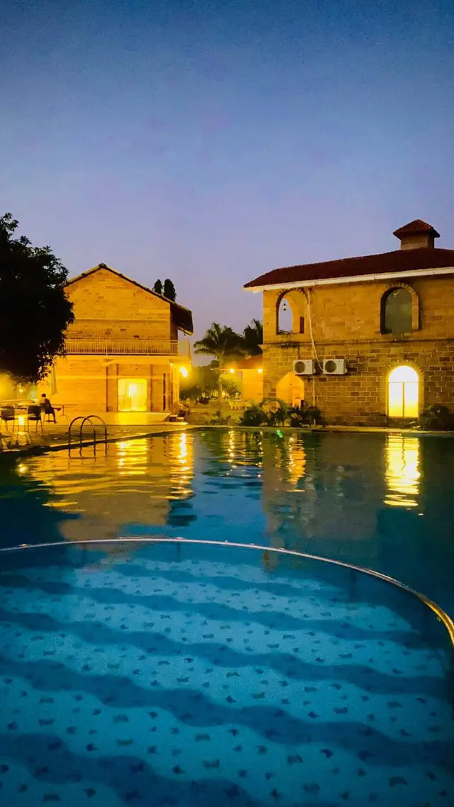 Gir Night Resort — blue hour, photograph 22