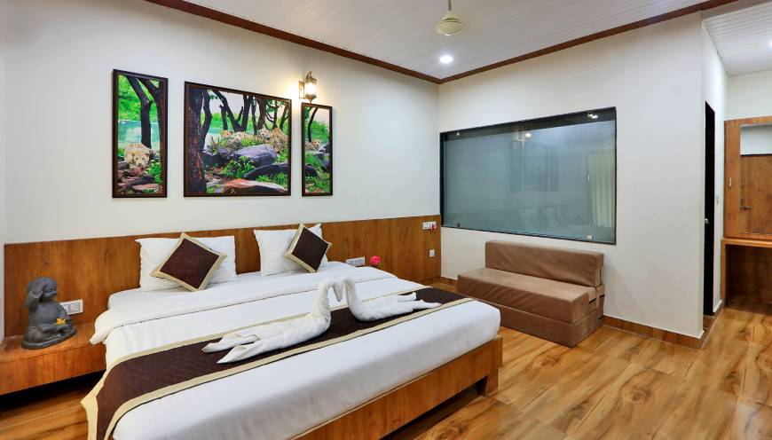 Luxury Room — detail 2